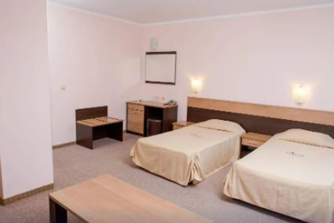 Hotel Bijou Ravda Luaran gambar