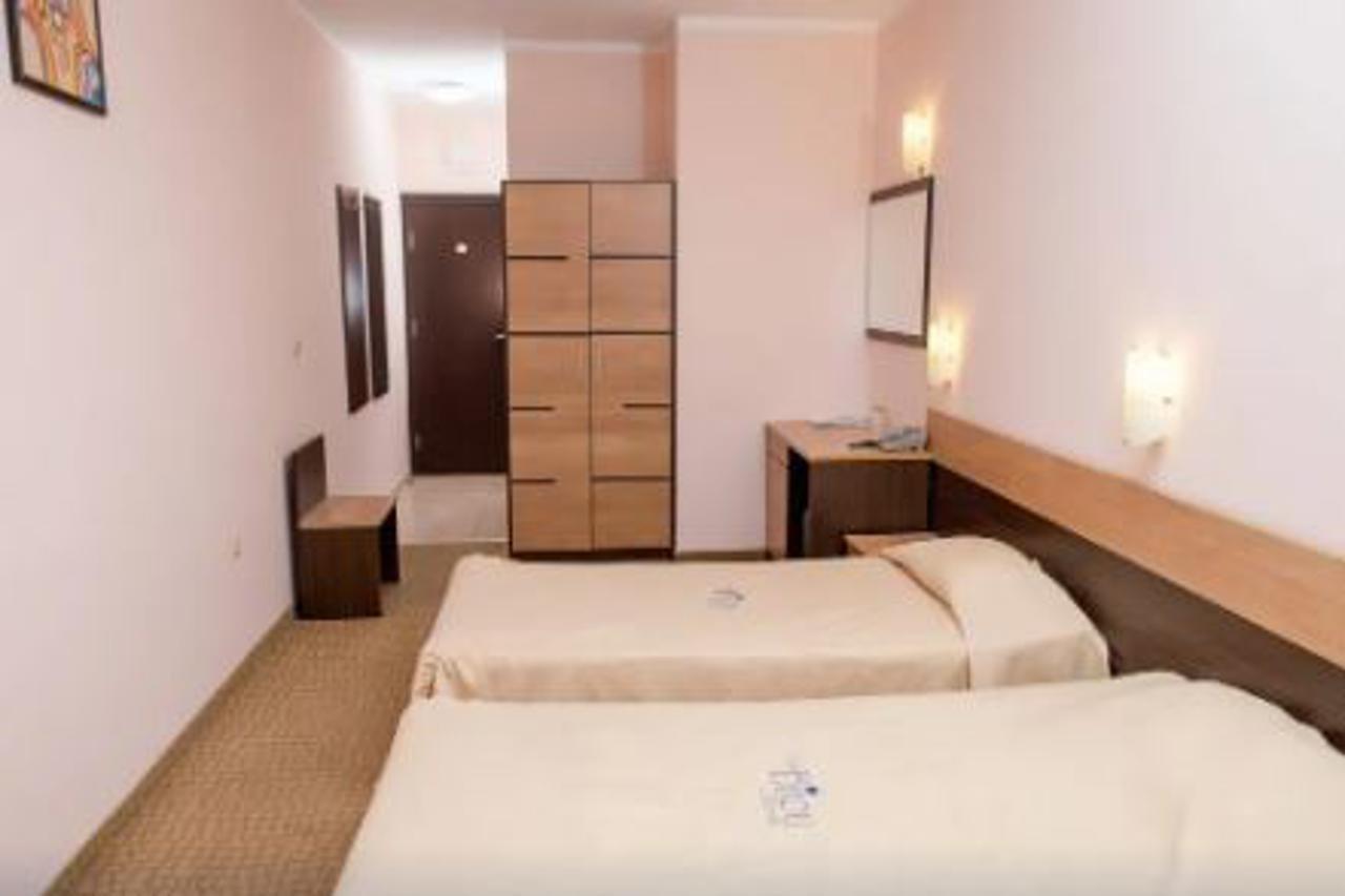 Hotel Bijou Ravda Luaran gambar